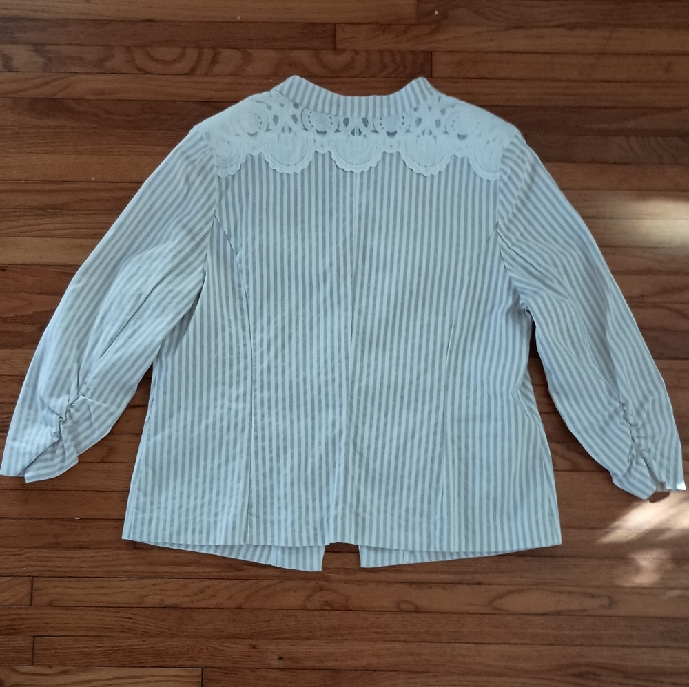 Roz & Ali Cream and White Striped Blazer